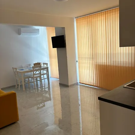 Apartment Blue Magenta 2 *