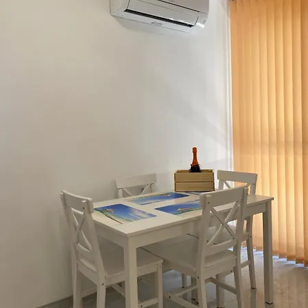 Blue Magenta 2 Apartman Szozopol