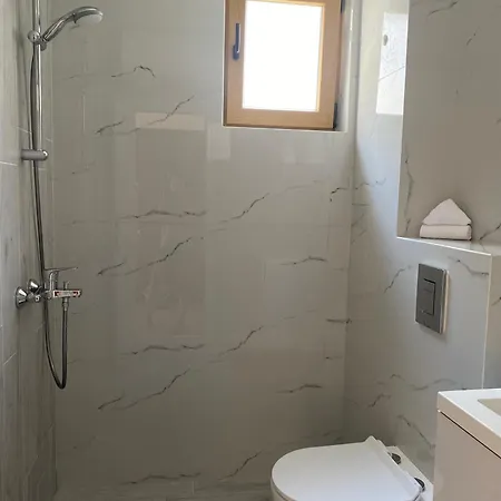 아파트 Blue Magenta 2