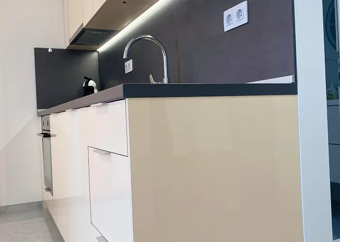 アパート Blue Magenta 2 *